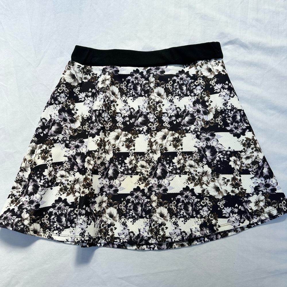 Xhilaration Skirt EUC